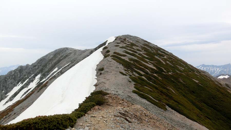 18年05月28日 曇り Updated 18 06 10 剱岳からの下山に 立山縦走 3000mのトレッキング 一の越より下山 18年5月28日 剱岳からの下山に 立山縦走 3000mのトレッキング 動画 剱岳山行を終え 下山は立山を縦走し一の越からと決めていた 28日am4時